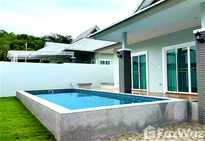 Houses for rent Hua Hin Prachaubkirikhan : C10A 3 Bed, 2 Bath with Pool - Emerald Valley 5588138
