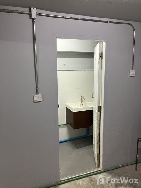 picture 9 Bedroom Townhouse for sale in Lat Yao, Bangkok  982746 - 10/20