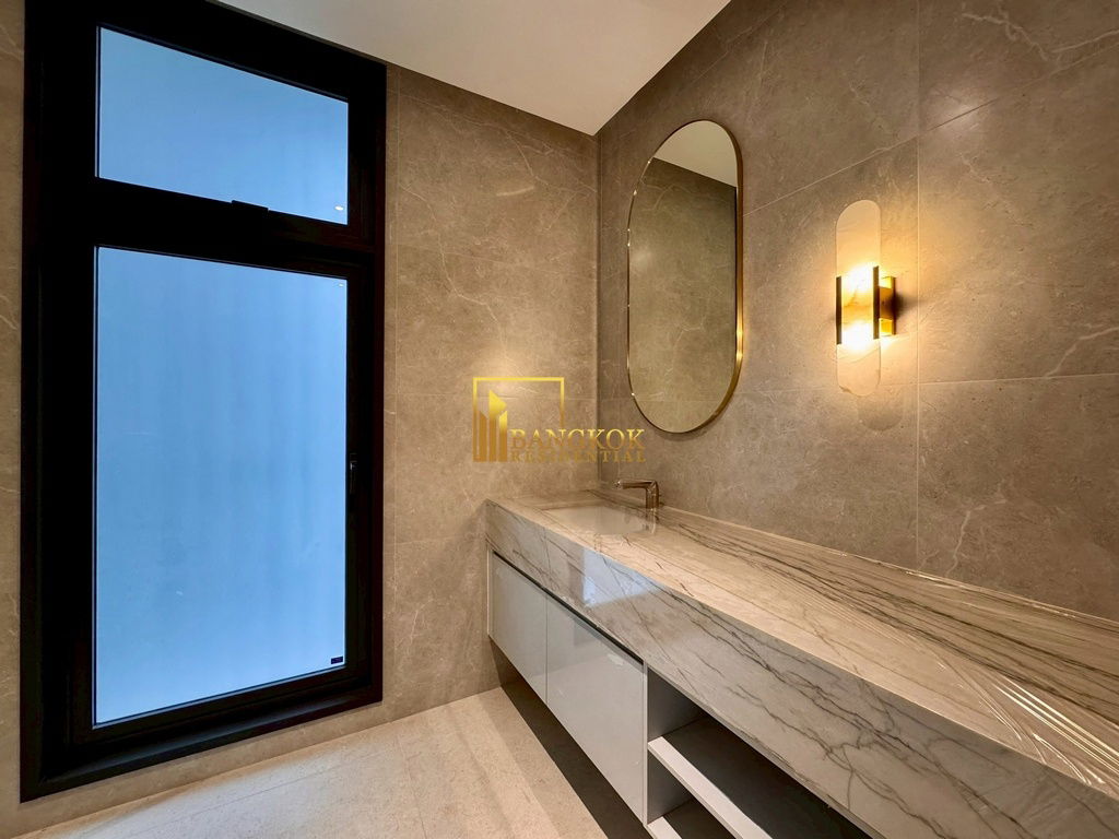 รูป Bugaan Pattanakarn | Elegant 4 Bed House in Pattanakarn Area - BR28255SH - รูปที่ 36/65