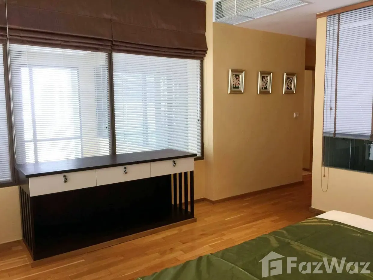picture The Emporio Place, Phrom Phong BTS Station 5690772 - 9/12