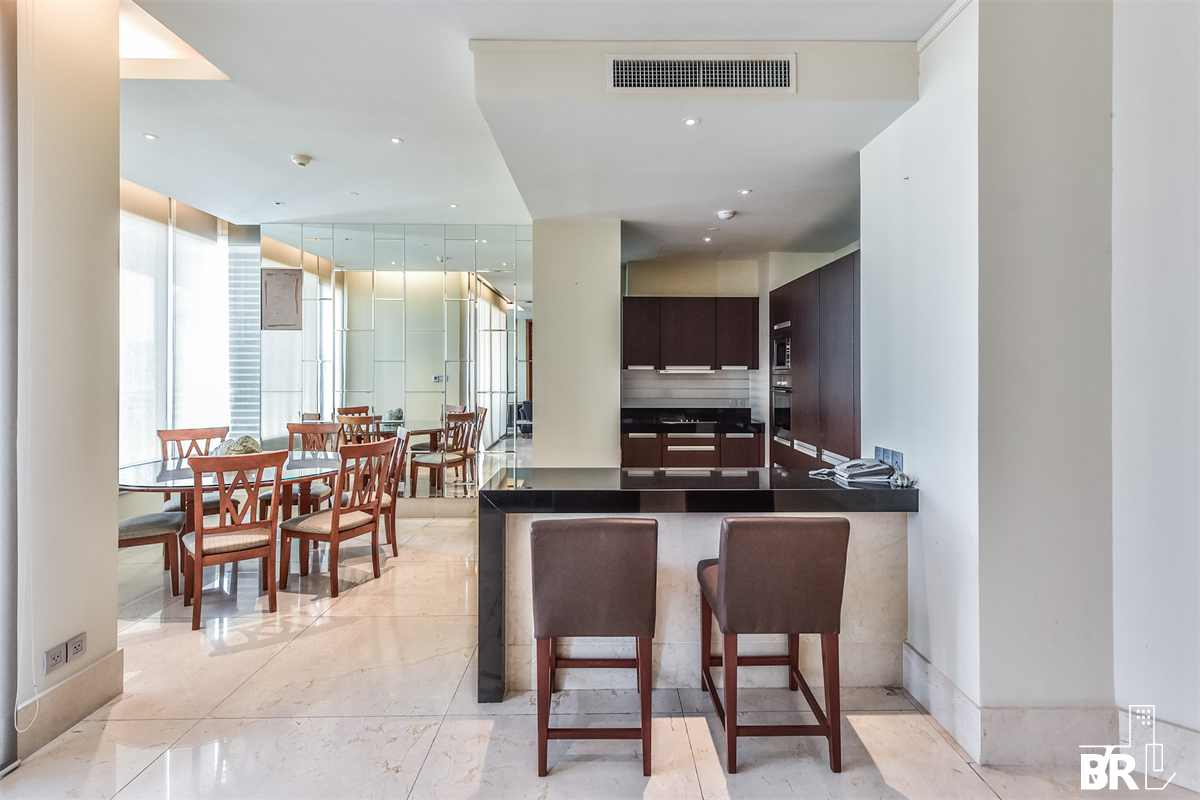 picture The Infinity The Privilege of Luxury in an Economic Hub Location near BTS Saint Louis - 3/10