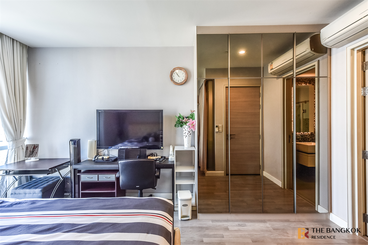 picture The Room Sathorn - TanonPun Condo with the Best Location near BTS Surasak - 8/9