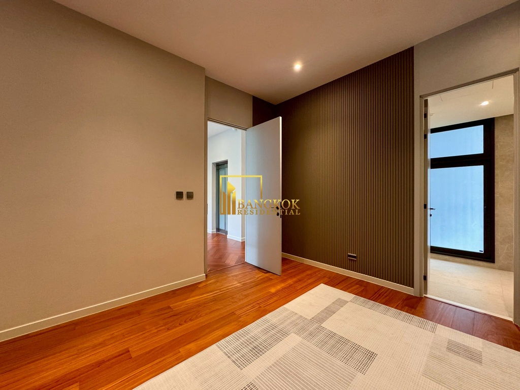 รูป Bugaan Pattanakarn | Elegant 4 Bed House in Pattanakarn Area - BR28255SH - รูปที่ 35/65