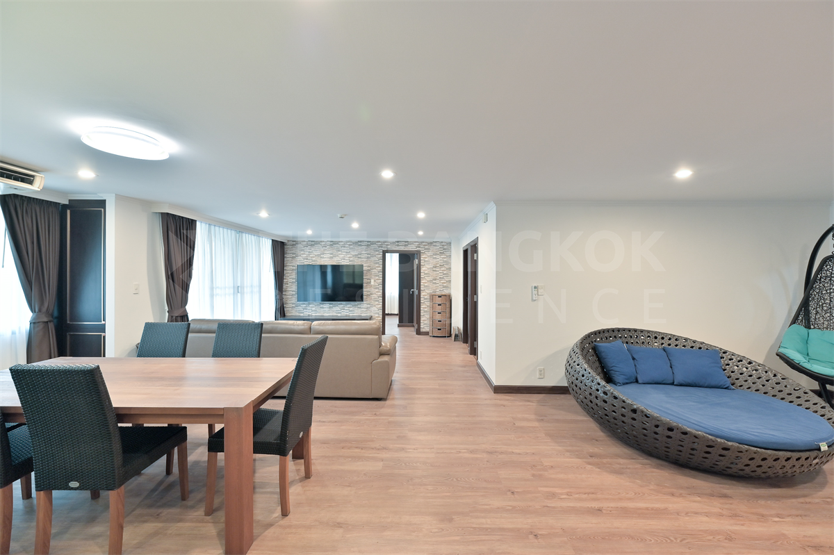 picture Luxury Unit, Ready for You Without the Wait Acadamia Grand Tower near BTS Phrom Phong - 1/10