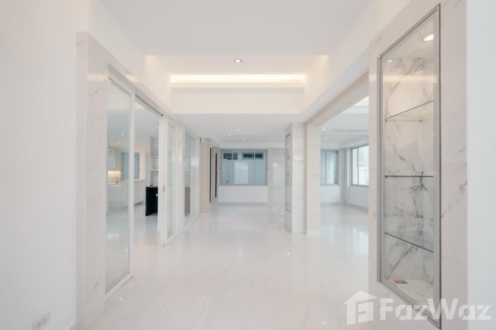 picture 4 Bedroom Townhouse for sale in Khlong Toei Nuea, Bangkok  5605767 - 4/16