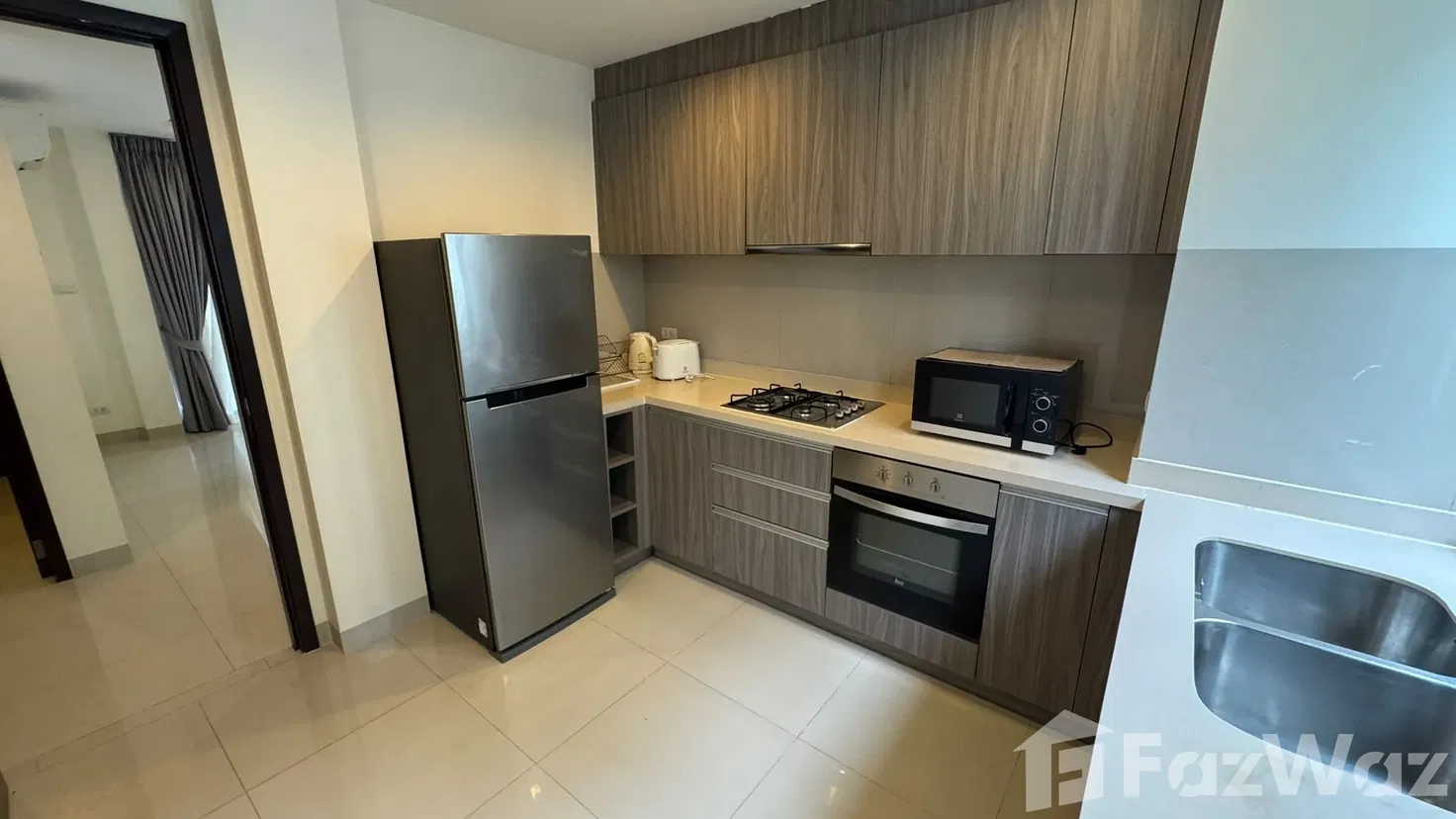 picture Contemporary 5-Bedroom Laguna Park Townhouse with Private Gr 5716928 - 13/28