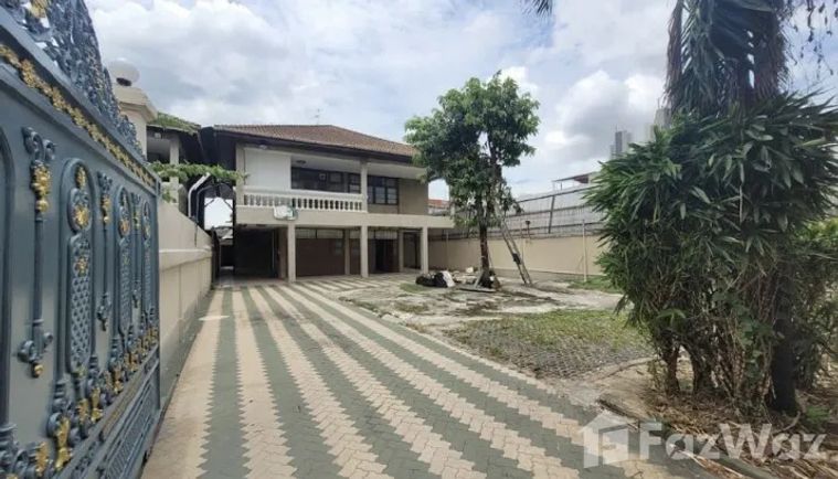 ให้เช่าบ้านเดี่ยว 4 ห้องนอน 300 ตร.ม. 110 ตร.ว. เขตคลองสาน