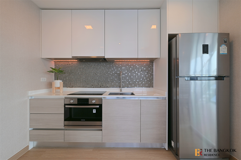 The Room Sukhumvit  21 Ultimate Luxury Lifestyle with Convenience