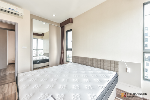 Teal Sathorn-Taksin near BTS Wongwian Yai Great price, prime location