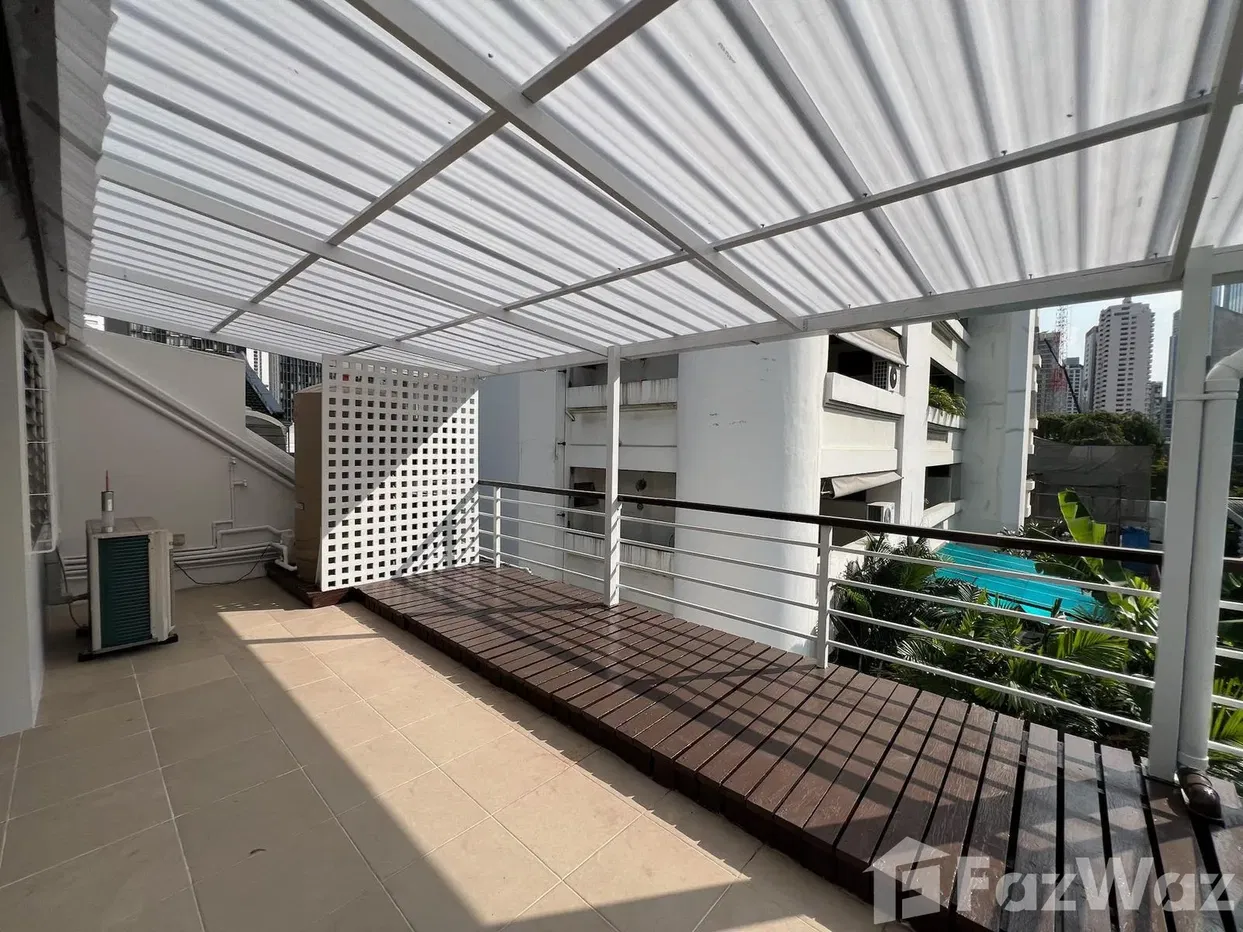 picture 4 Bedroom Townhouse for sale in Khlong Toei Nuea, Bangkok  5669549 - 20/31