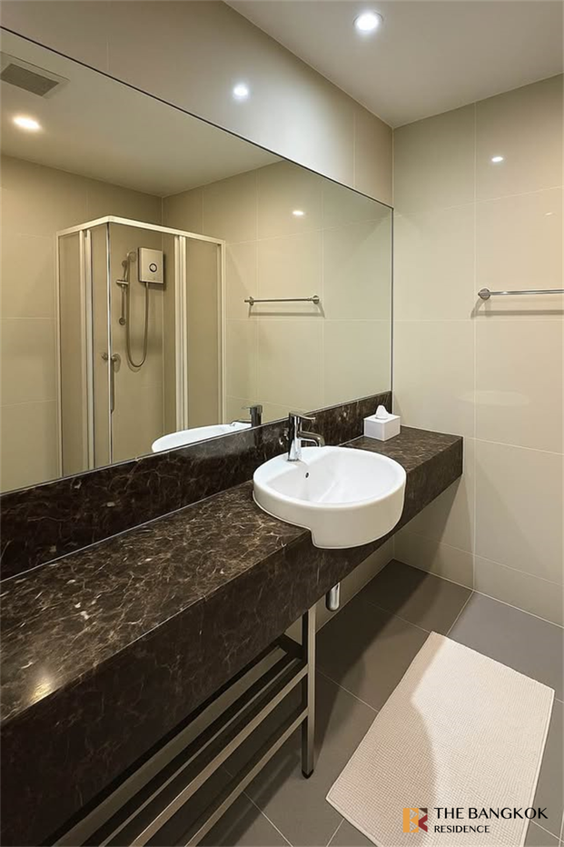 picture Le Cote Sukhumvit 14 near BTS Asok Move-in Ready, Just Bring Your Stuff - 1/9