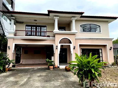 Houses for rent : 3 Bedroom House for rent in Khlong Tan Nuea, Bangkok  1027598