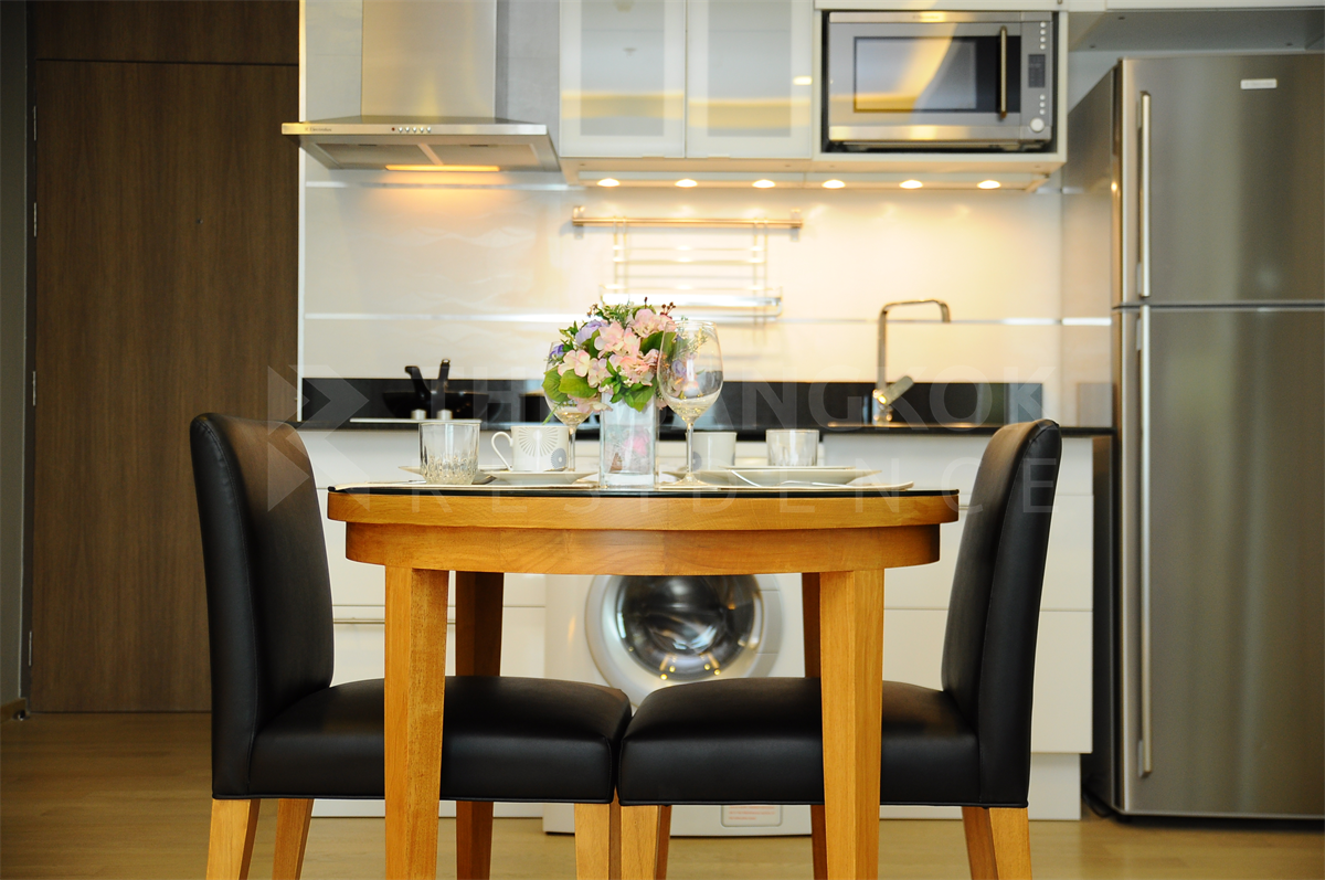 picture Noble Refine Luxury Condo at Special Price near BTS Phrom Phong - 7/10