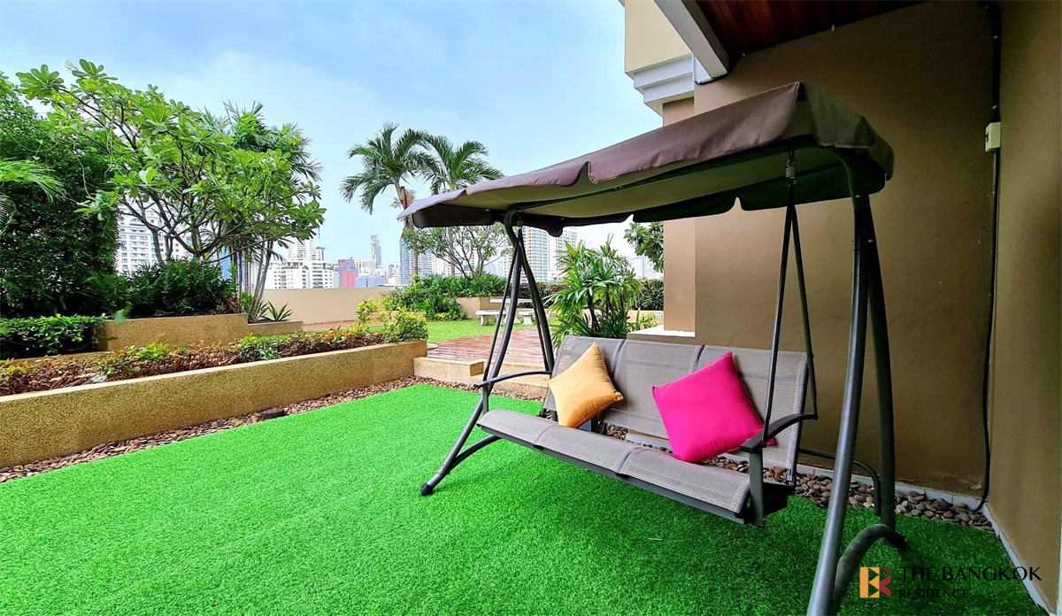 picture Luxury Condo at Special Price Piyathip Place - 2/10