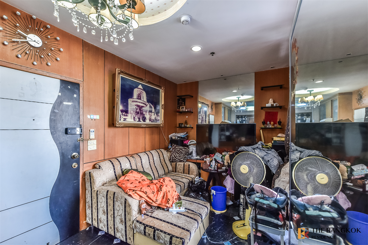 picture Pathumwan Resort near Airport Rail Link Phaya Thai Station Room available, great price - 5/9