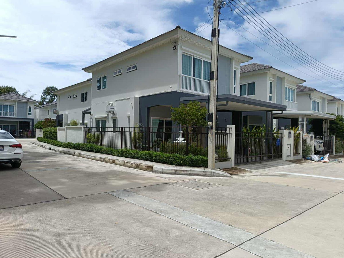 picture For Rent 3 bedrooms 3 bathrooms house near MIS school - 11/13