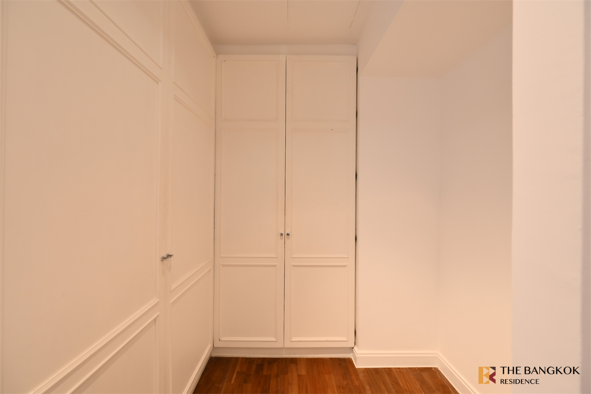 picture Athenee Residence Luxury Condo in Central City Location near BTS Phloen Chit - 2/10