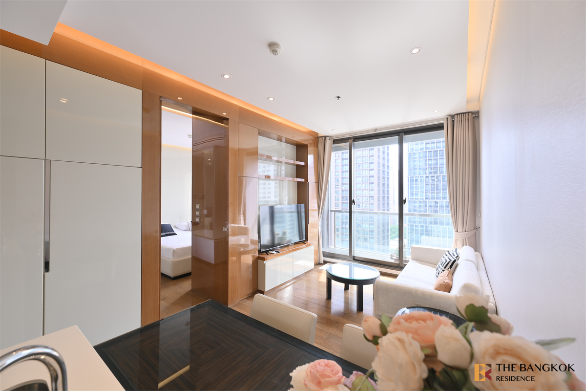 picture Location Near Employment, Surrounded by Lifestyles The Address Sukhumvit 28 near BTS Phrom Phong - 6/10