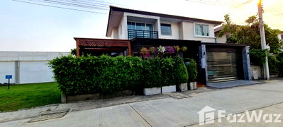 Houses for sale Ramkhamhaeng University 2 : 4 Bedroom House for sale in Casa Premium On Nut-Wongwaen  1083388
