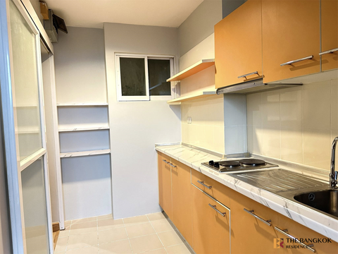 Life Ratchadapisek Start your comfort here near MRT Huai Khwang Station