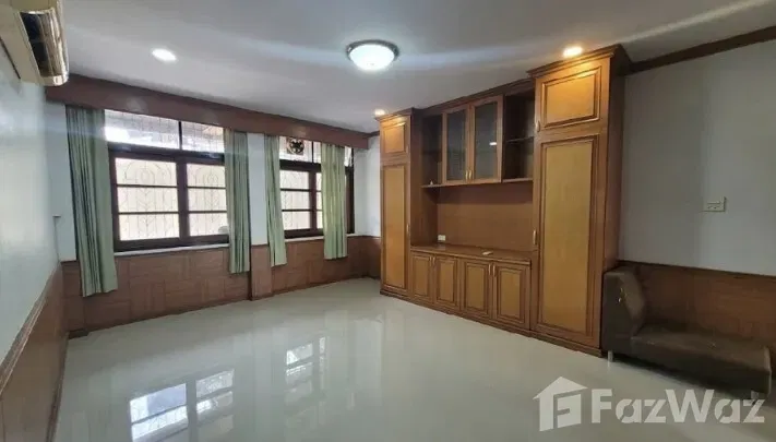 picture 4 Bedroom House for rent in Khlong San, Bangkok  1132630 - 3/12