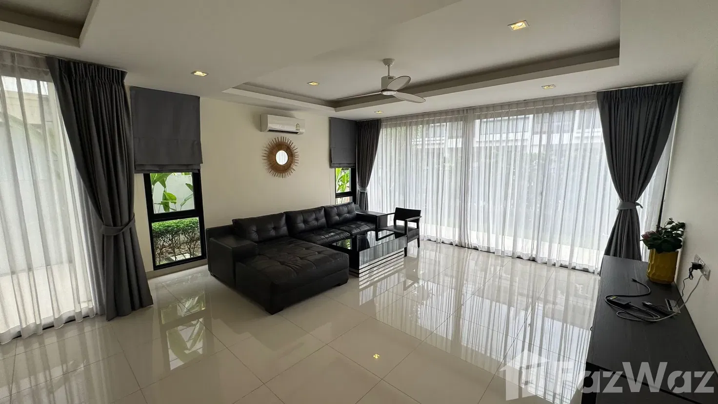 picture Modern 5-Bedroom Laguna Park Townhouse with Rooftop Pool 5716921 - 10/30