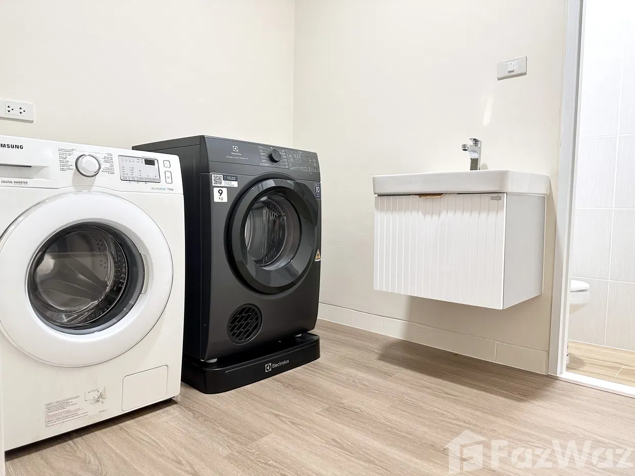 picture Newly Renovated 3 Bed Condo in Langsuan 2008467 - 11/19