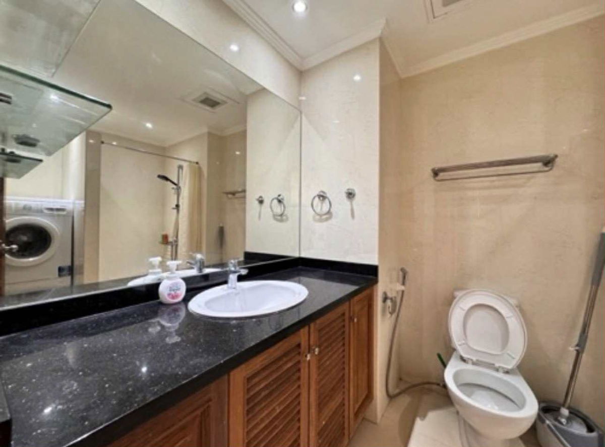 picture Condo for sale in a prime beachfront location, foreign ownership, at a great price. Interested? Call 0816835841. - 2/12