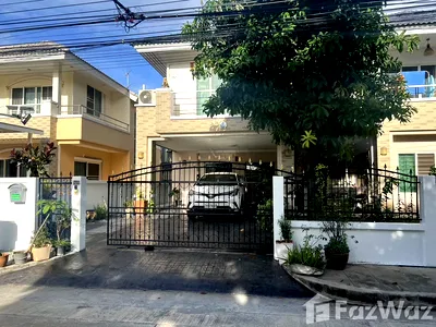 Houses for sale Bangkok : 5 Bedroom House for sale at Ngamcharoen 5  1666852