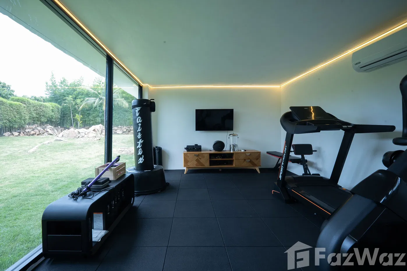 picture Contemporary 6-Bedroom Sea View Villa 5606118 - 13/20