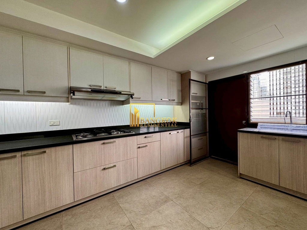 picture Expansive 3 Bedroom Duplex Apartment in Phrom Phong Area - BR21310AP - 11/51