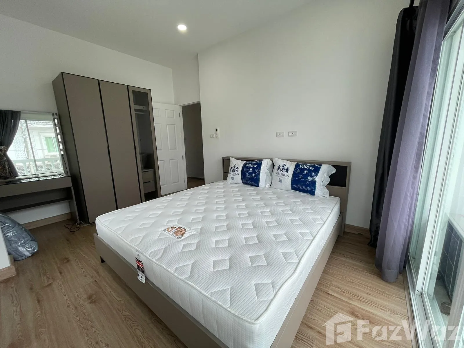 Modern Corner House with Private Pool in a Prime Location 1927880
