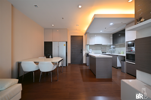Special unit at an attractive price Ivy Ampio near MRT Cultural Center of Thailand Station