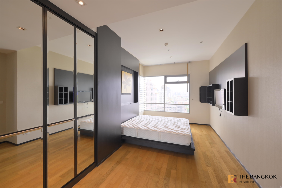 picture Luxurious Design, Elevated Atmosphere The Madison Condominium Sukhumvit 41 near BTS Phrom Phong - 5/10