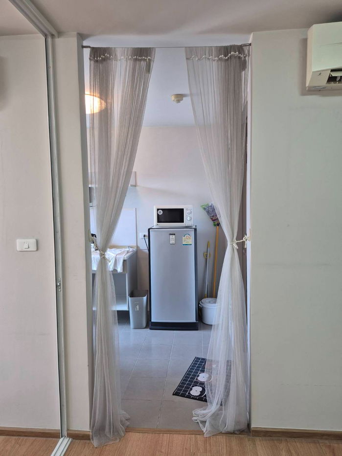 picture Condo for rent near Ramkhamhaeng University. Fully furnished and equipped. Just bring your belongings and move in. Spacious 30 sq m. - 7/8