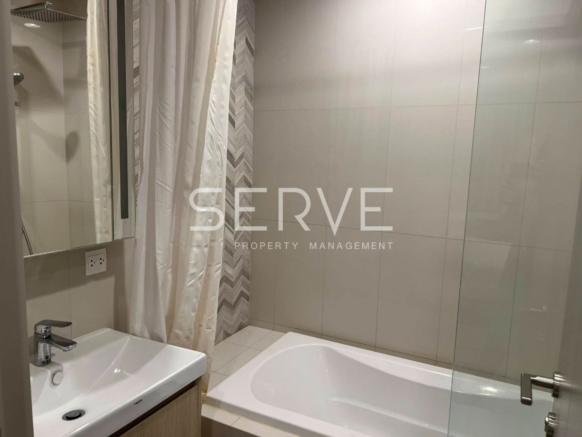 picture 1 Bed with Bathtub & Washlet 35 sq.m. High Fl. 15+ Good Location Shuttle to BTS Thong Lo at OKA HAUS Sukhumvit 36 Condo / Rent - 6/6