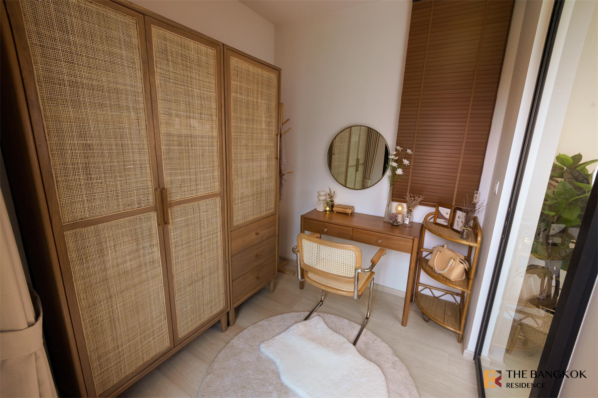 picture Life One Wireless  Condo in CBD, Below Market Price - 5/10