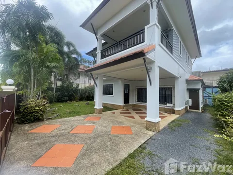 Two Story Four Bedroom Family Home With Maids Room 5720572