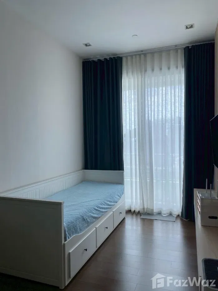 picture Sold with tenant 5677747 - 15/16