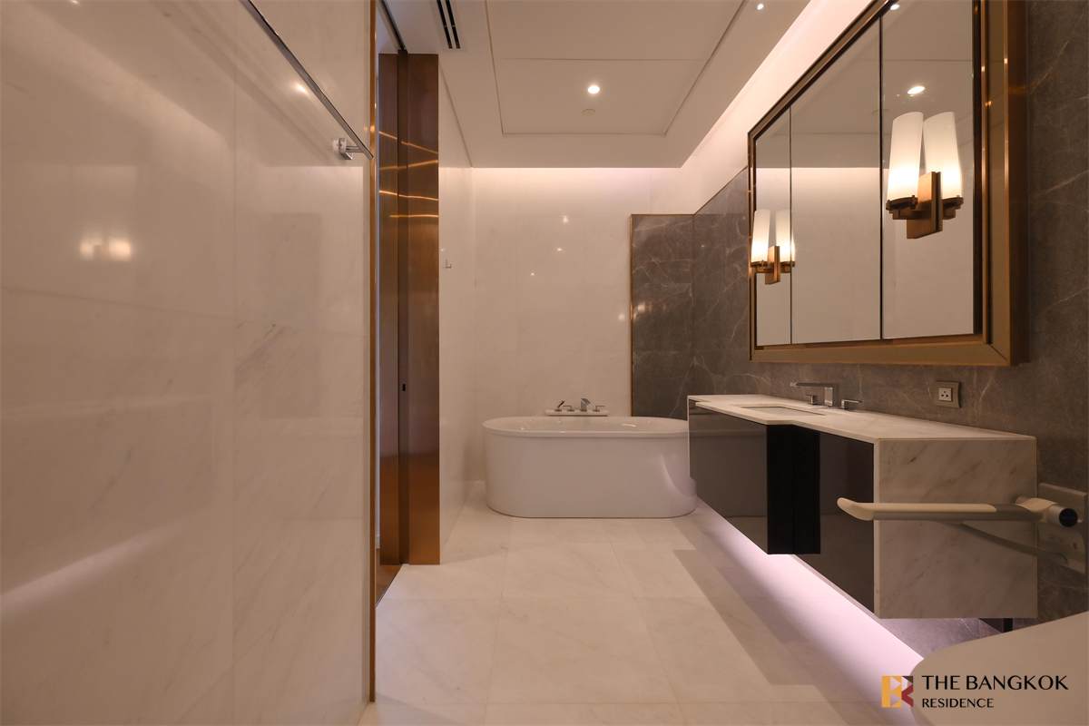 picture The Privilege of Luxury in an Economic Hub Location Sindhorn Tonson - 3/10