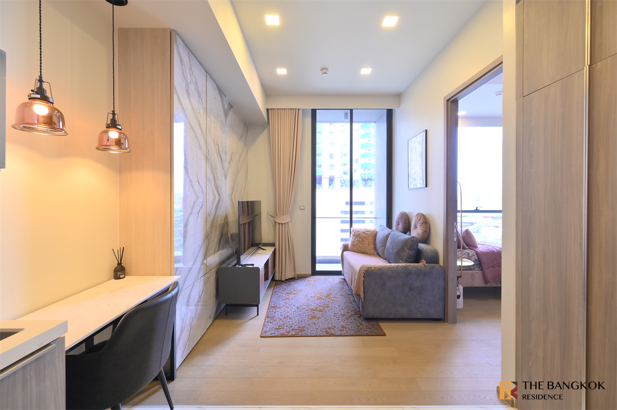 picture Book before anyone else Celes Asoke near BTS Asok - 9/10
