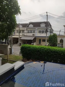 3 Bedroom Townhouse for sale at The Exclusive Suanluang Rama 9  5650738