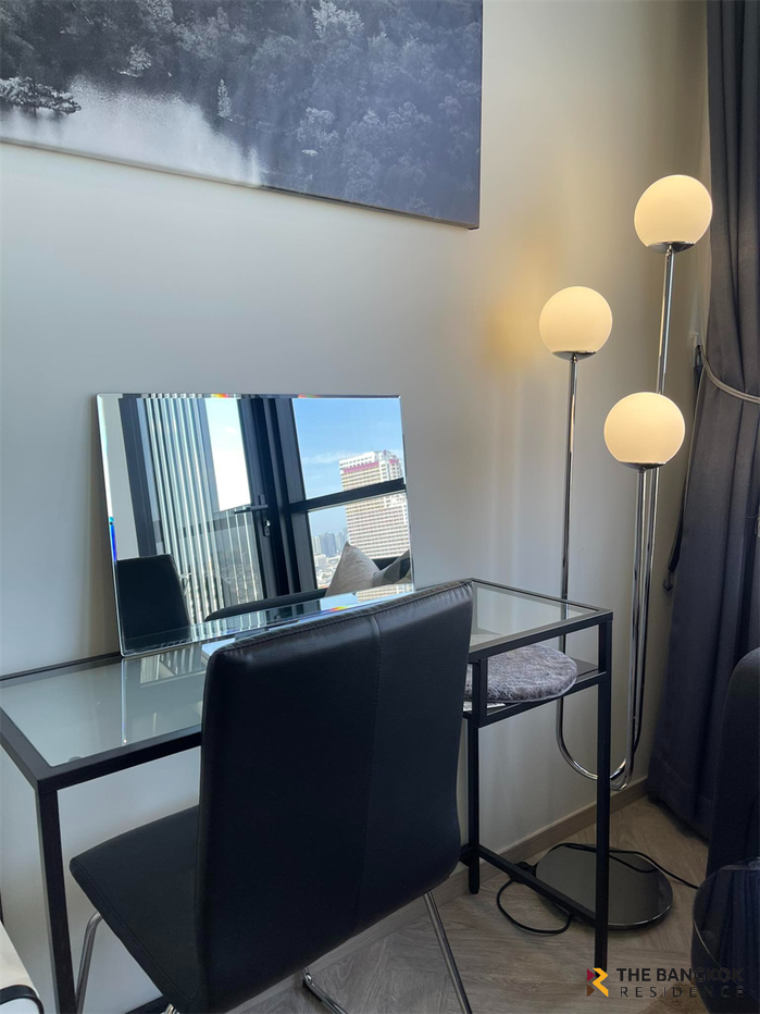 picture Chapter Charoennakhorn-Riverside Condo with the Best Location - 9/10