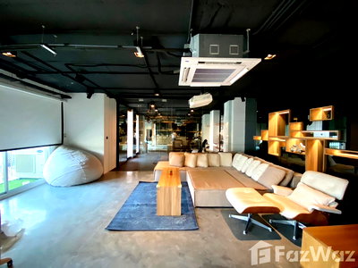 คอนโดให้เช่า : คอนโดให้เช่า 3 ห้องนอน ในโครงการ เดอะ โคลเวอร์ ทองหล่อ 1683406