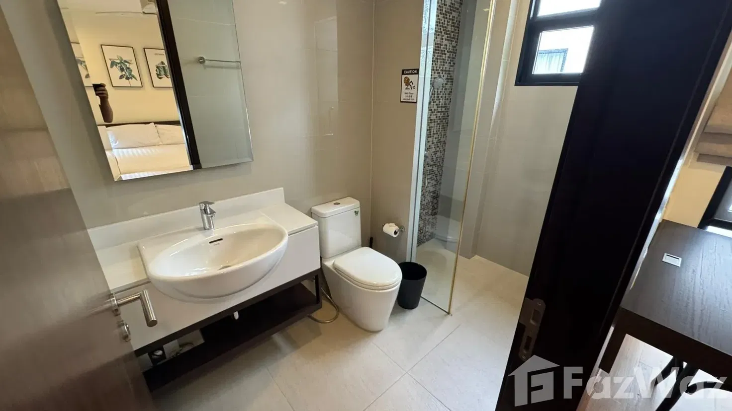 picture Contemporary 5-Bedroom Laguna Park Townhouse with Private Gr 5716928 - 22/28
