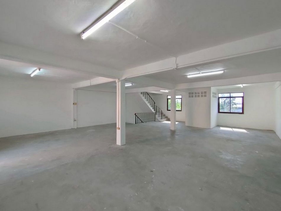 picture Call : 096-998-9779 Commercial buildings 4.5 story in a prime location next to the Navanakorn Industrial Estate - 9/13