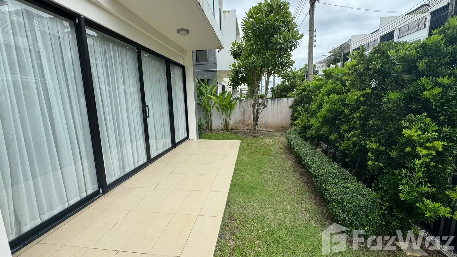 picture Modern 5-Bedroom Laguna Park Townhouse with Rooftop Pool 5716921 - 4/30