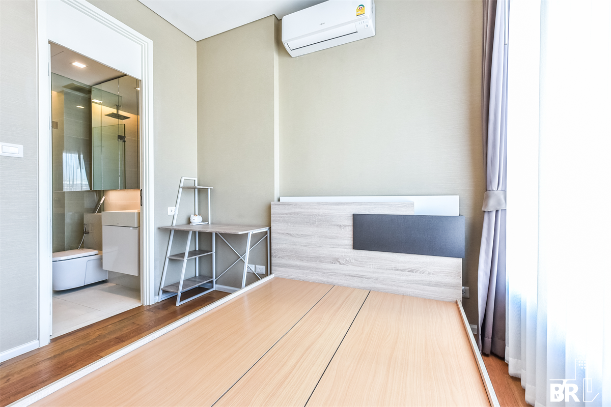 picture The Saint Residences near MRT Phahonyothin Station Looking for an owner for this special unit - 6/10