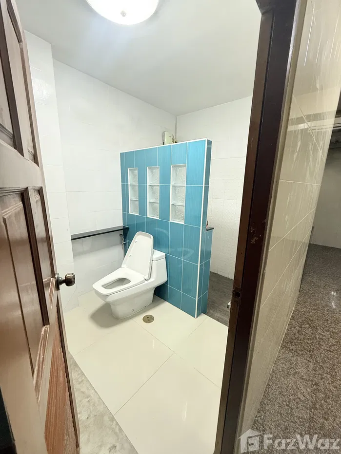 picture 2 Bedroom Townhouse for sale in Khlong Song Ton Nun, Bangkok  5729668 - 4/19