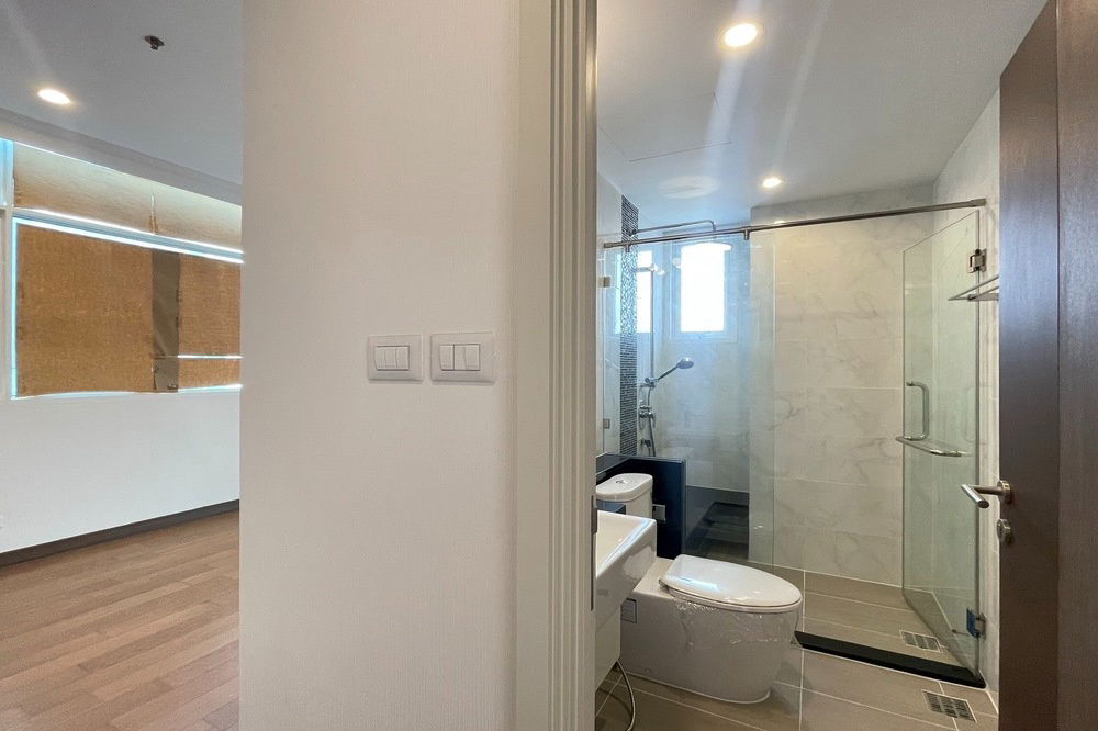 picture Sale Empty room !! SELL AT LOSS!! 📣 high floor 17+, With fixed parking!!🔥 Code C20231100388..Supalai Elite Surawong, 2 bed, 2 bath, Partly Furnished - 7/8